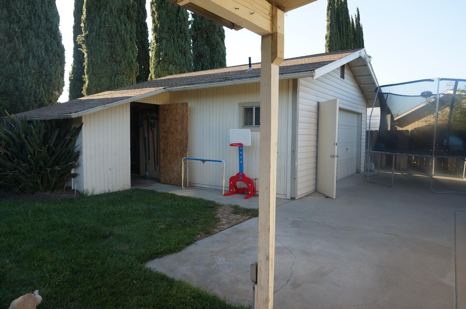 1121 Flatridge Court