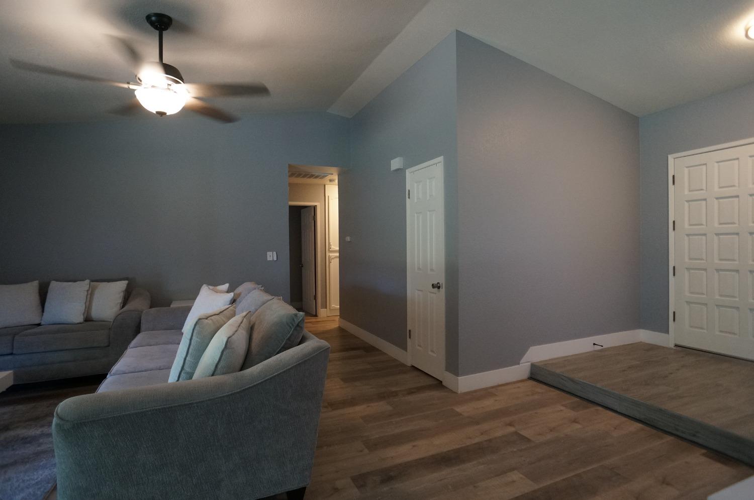 1121 Flatridge Court