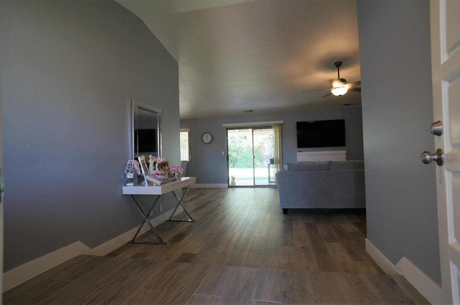 1121 Flatridge Court