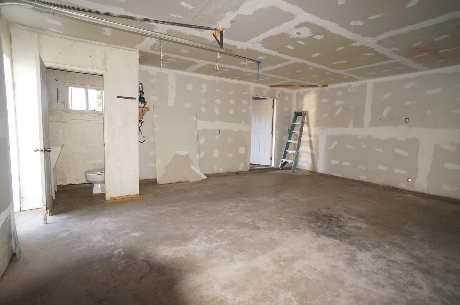 1121 Flatridge Court