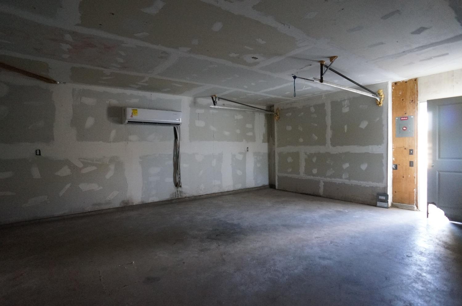 1121 Flatridge Court