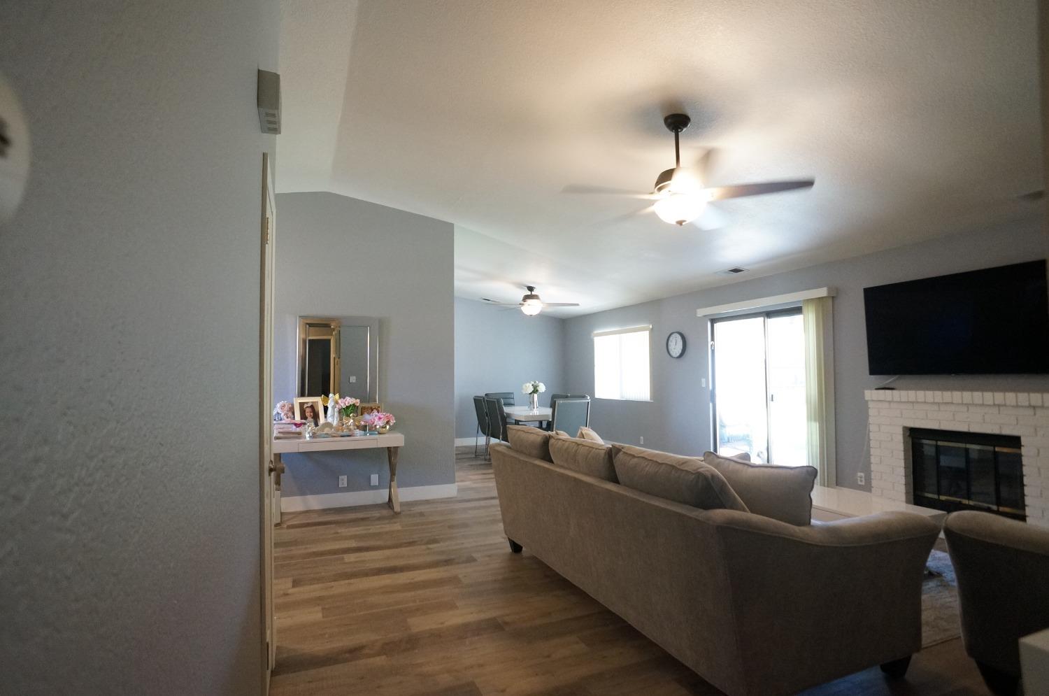 1121 Flatridge Court