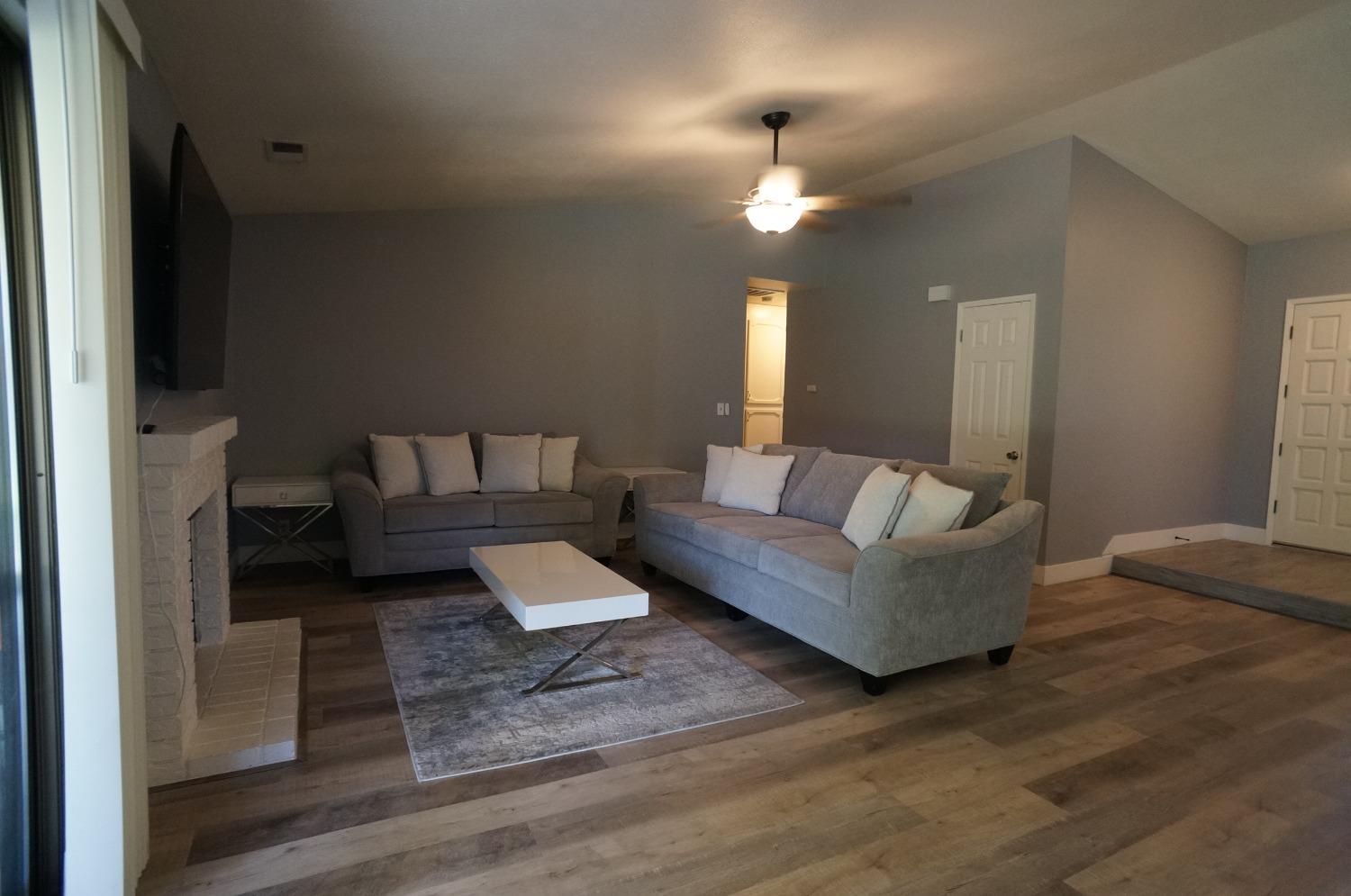 1121 Flatridge Court