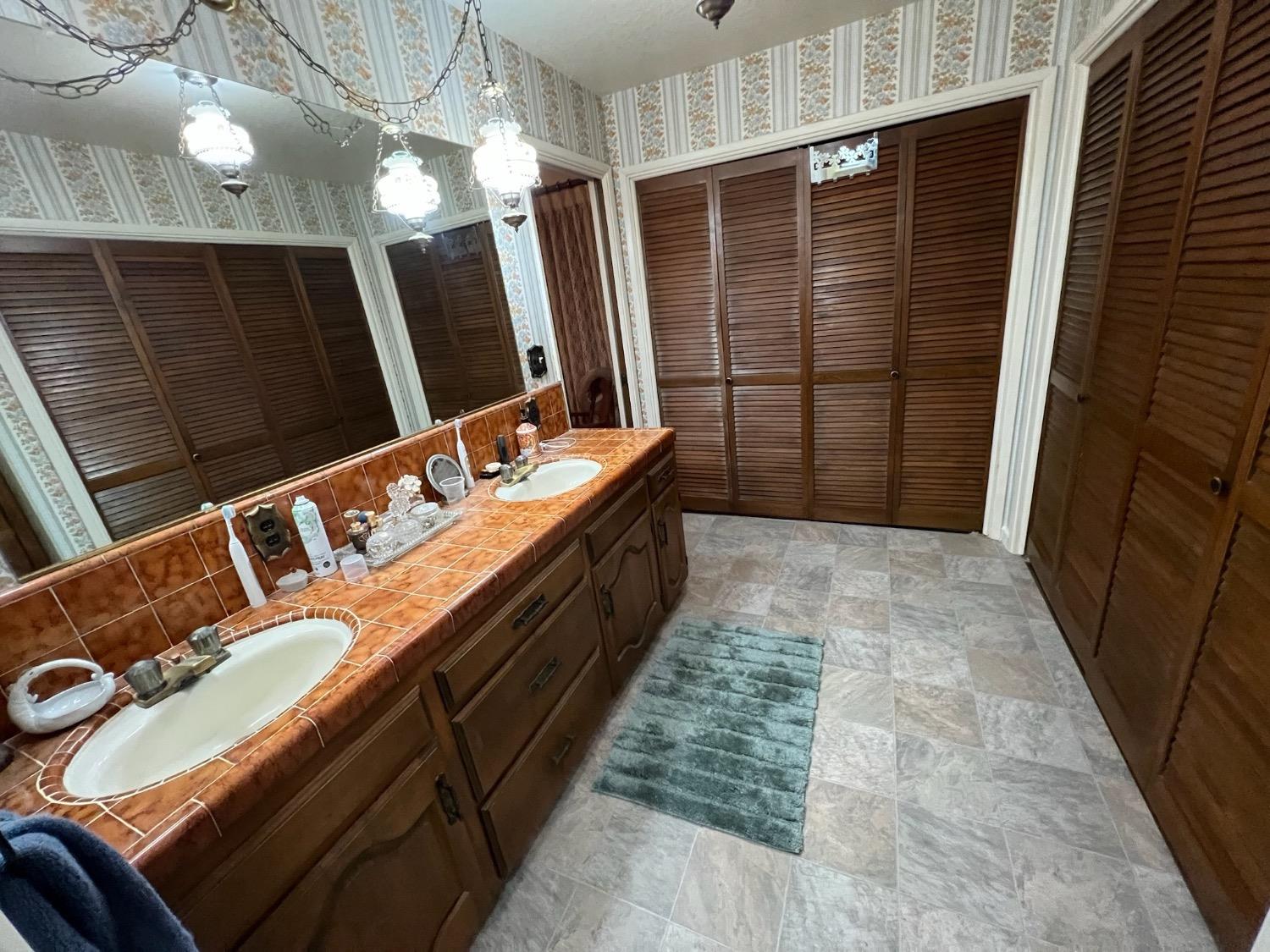 3518 W Linwood Avenue