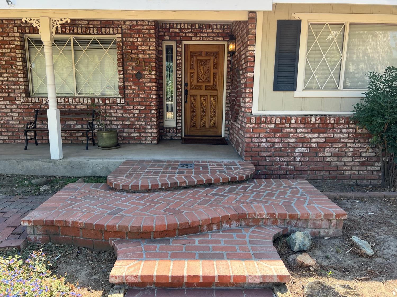 3518 W Linwood Avenue