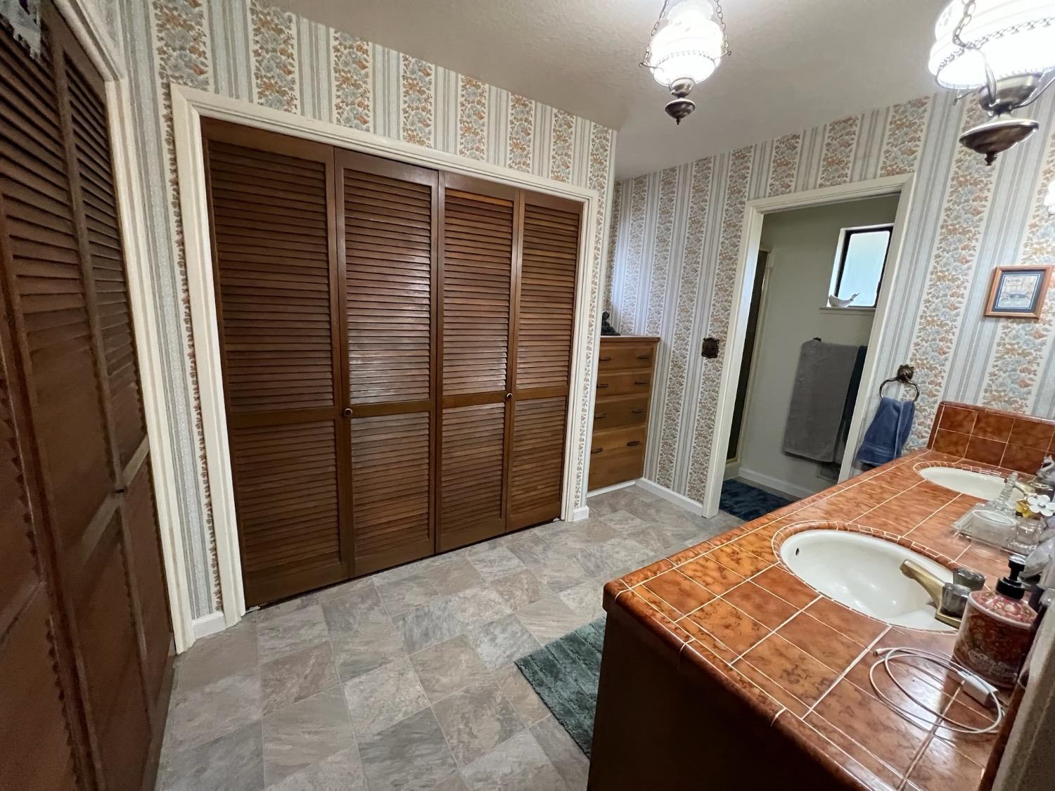 3518 W Linwood Avenue