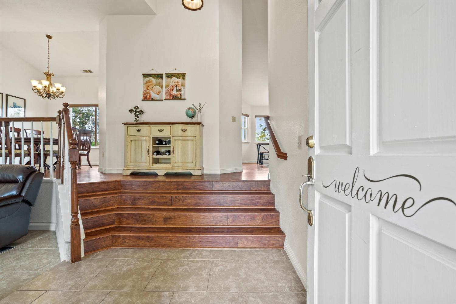 4005 Santa Maria Place