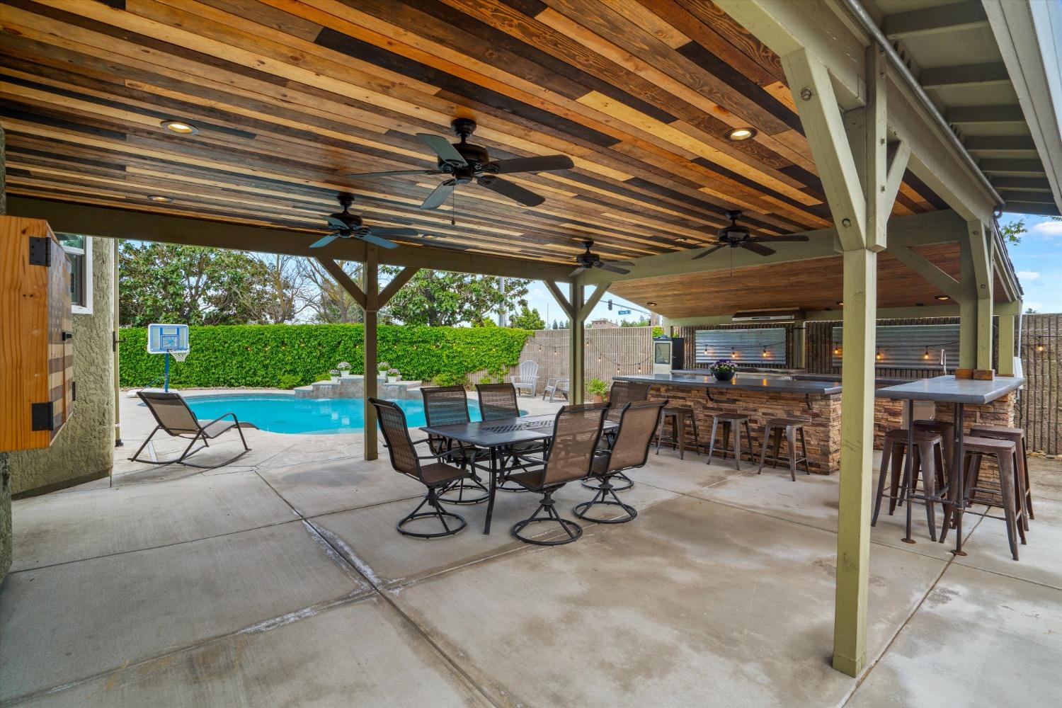 4005 Santa Maria Place