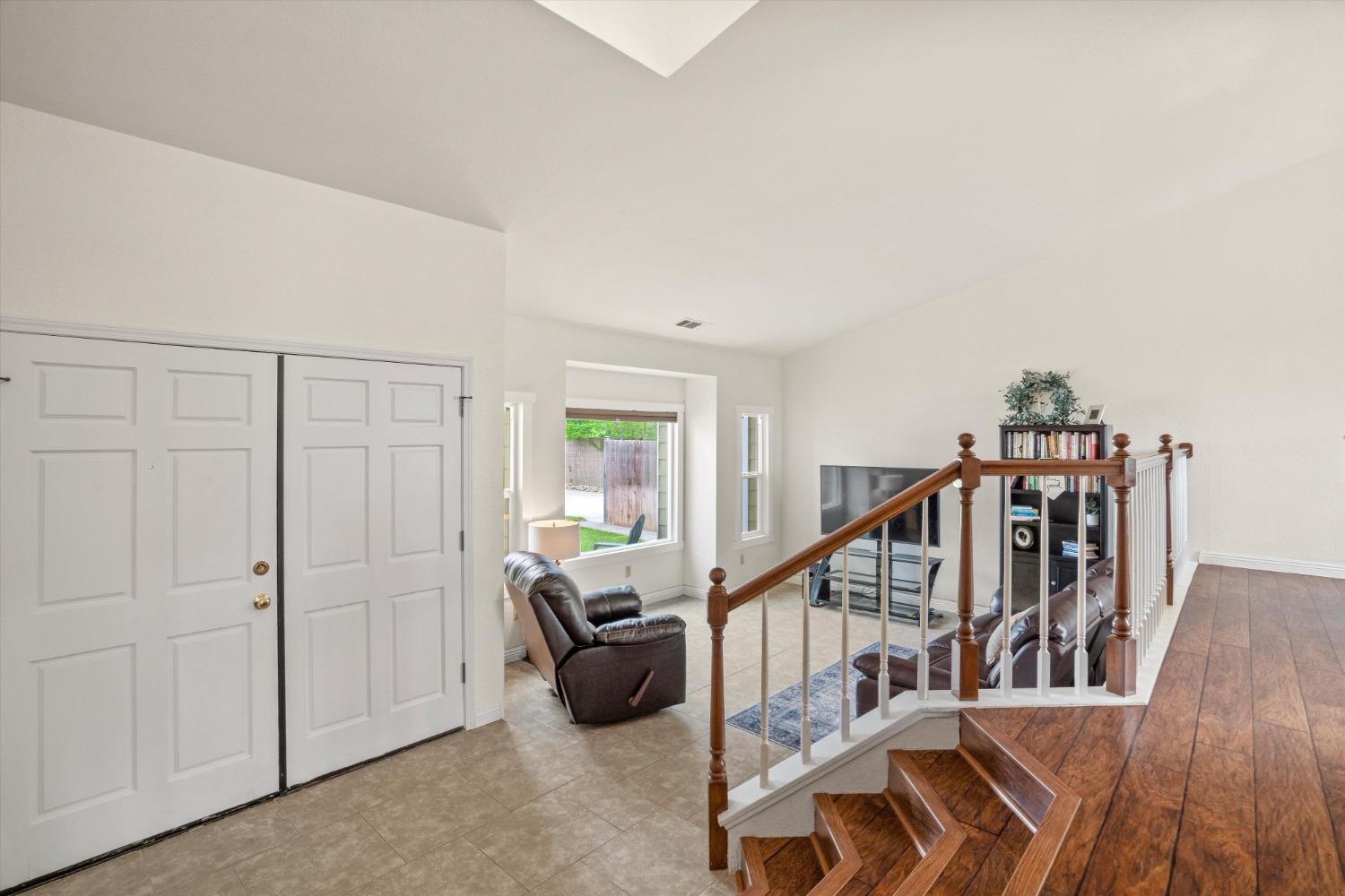 4005 Santa Maria Place