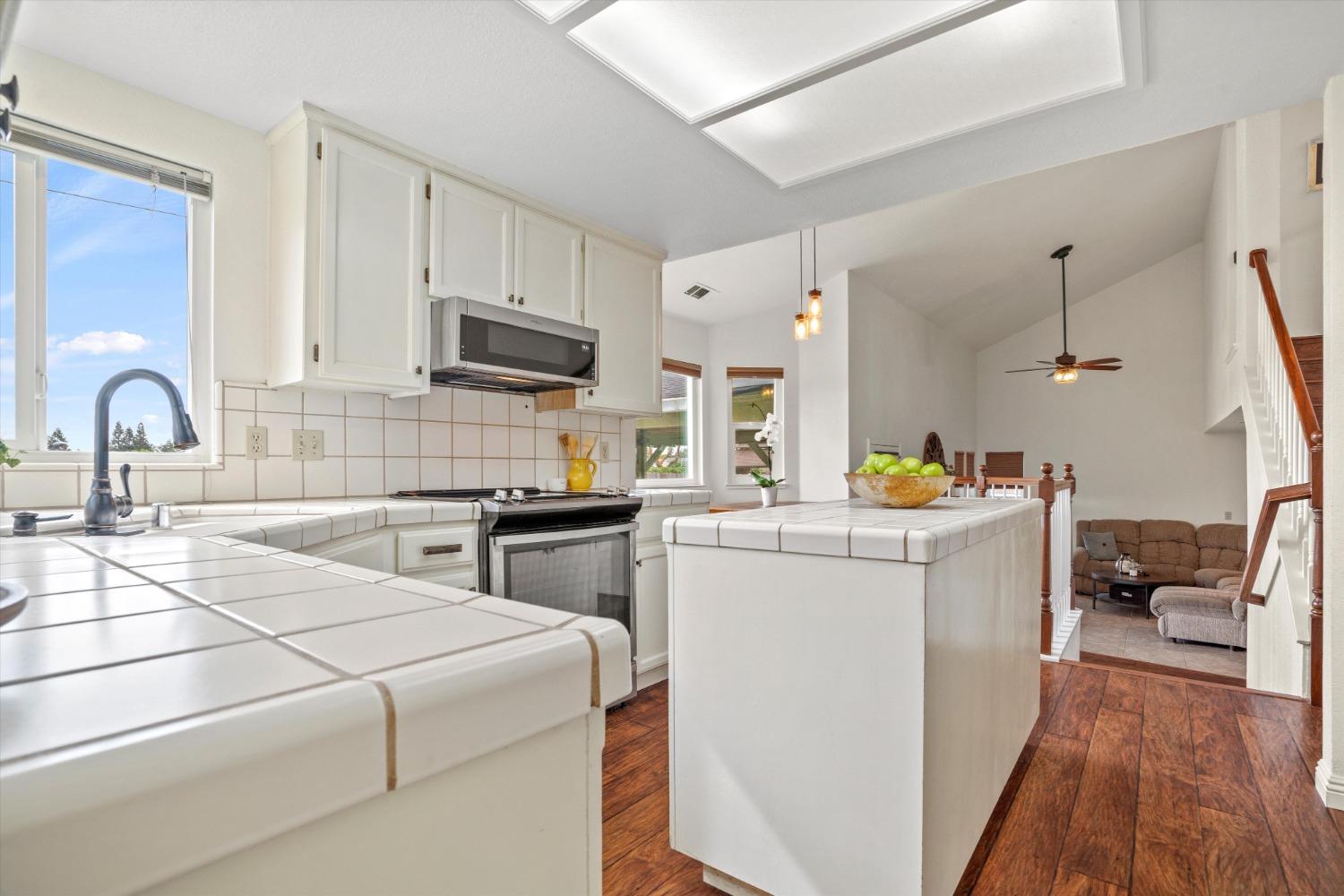 4005 Santa Maria Place