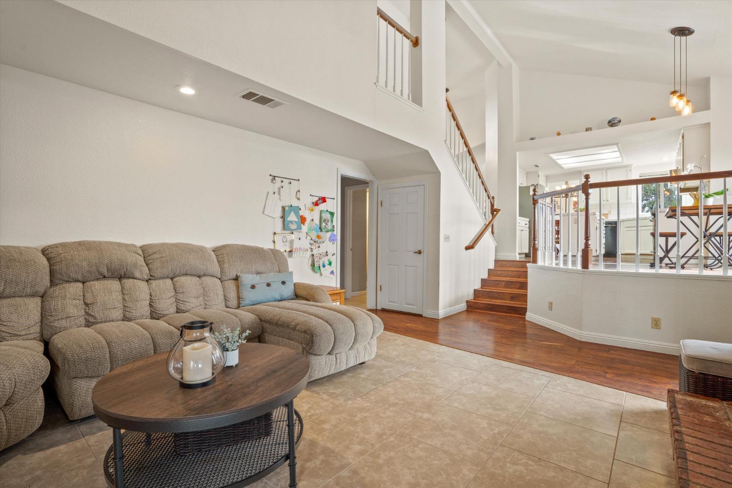 4005 Santa Maria Place