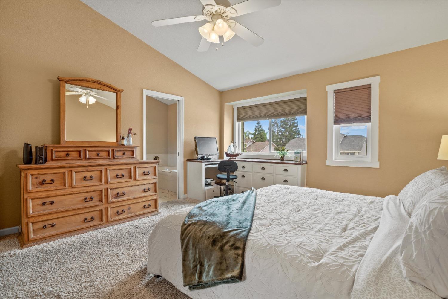 4005 Santa Maria Place