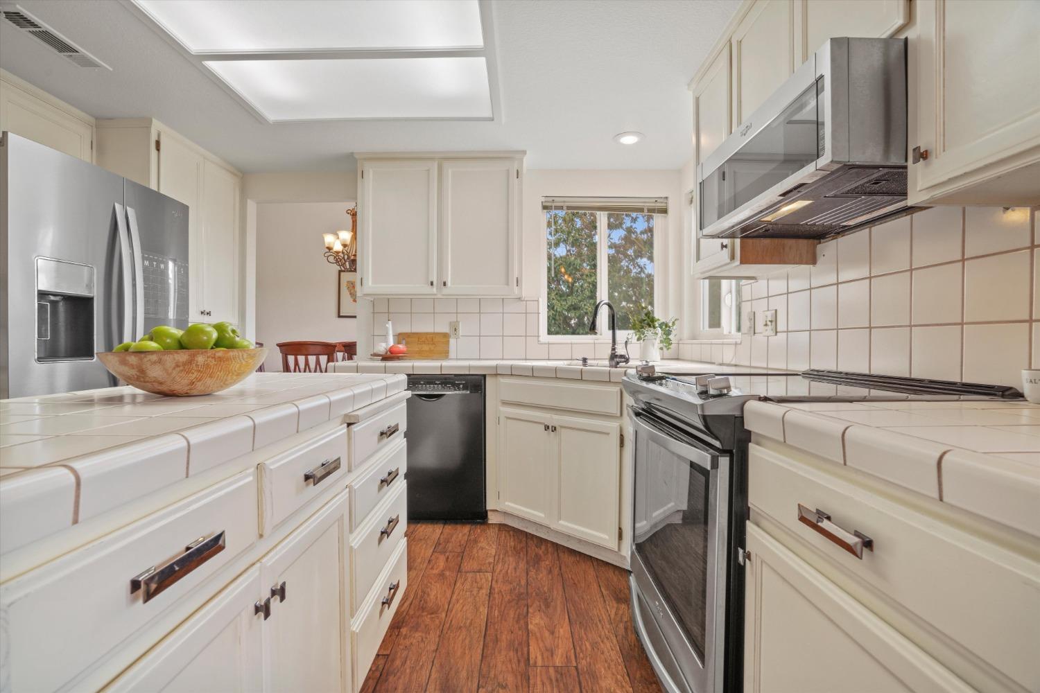 4005 Santa Maria Place