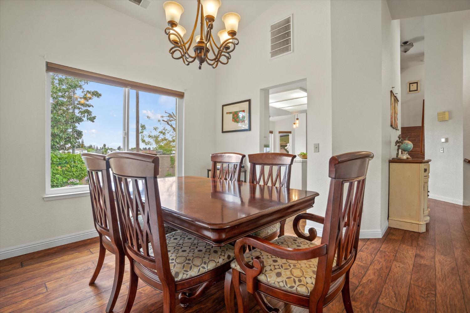 4005 Santa Maria Place