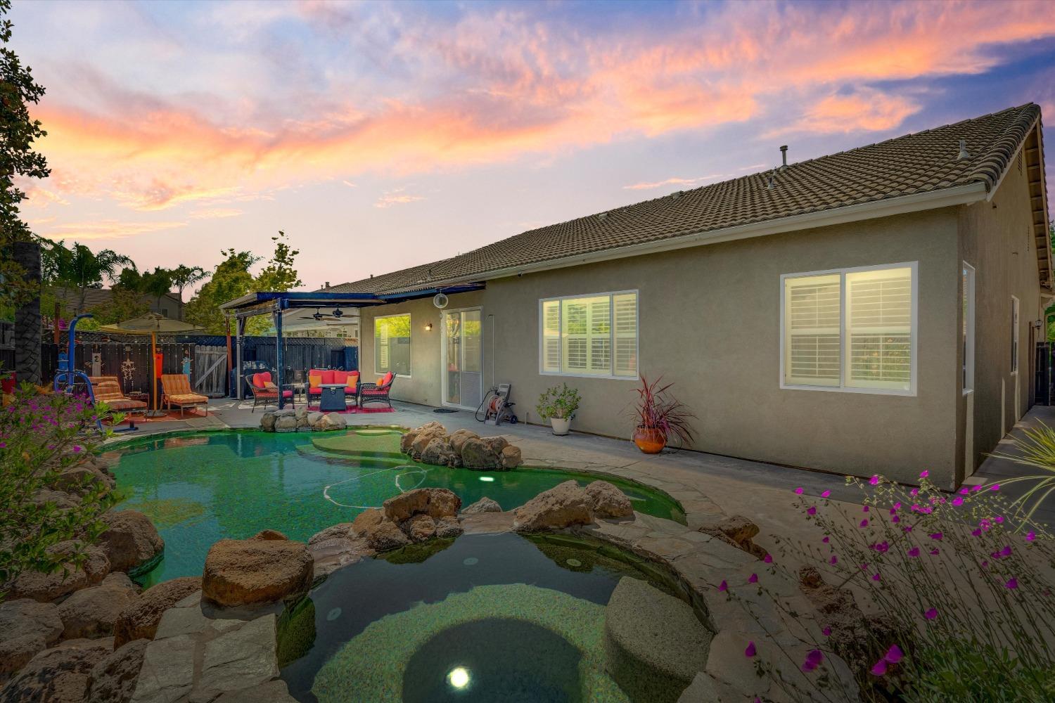 2313 Lovers Point Lane