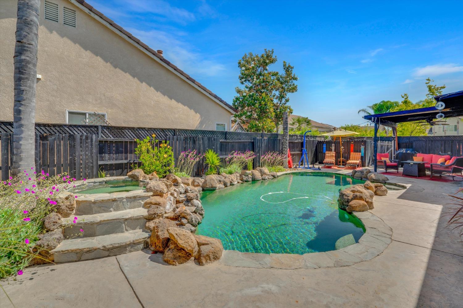 2313 Lovers Point Lane