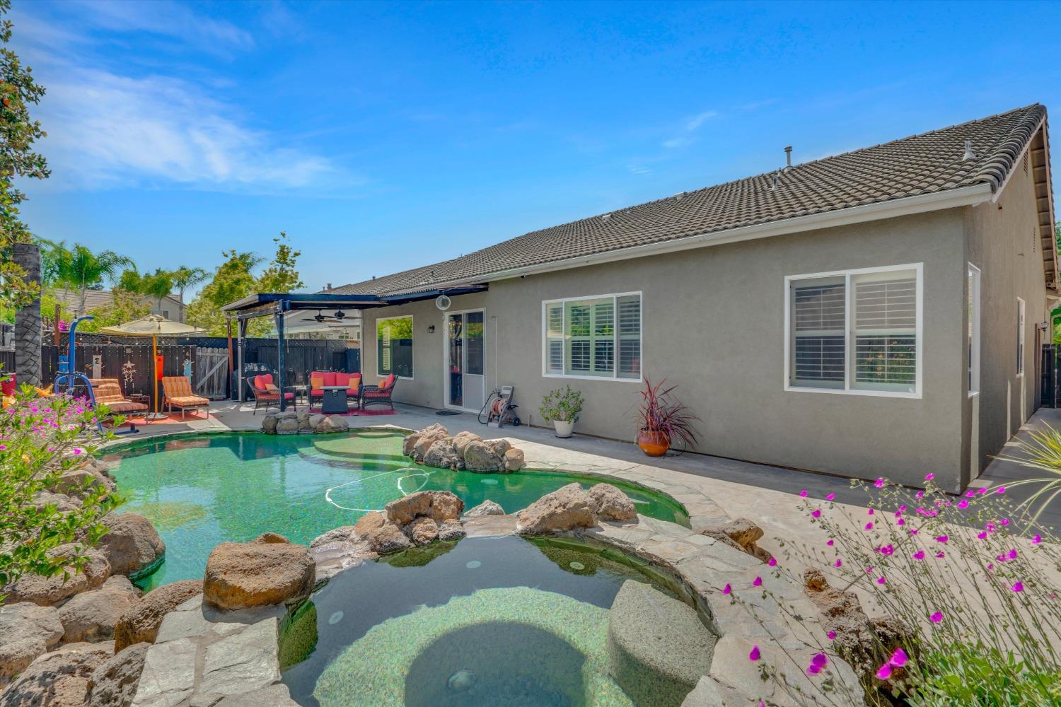 2313 Lovers Point Lane