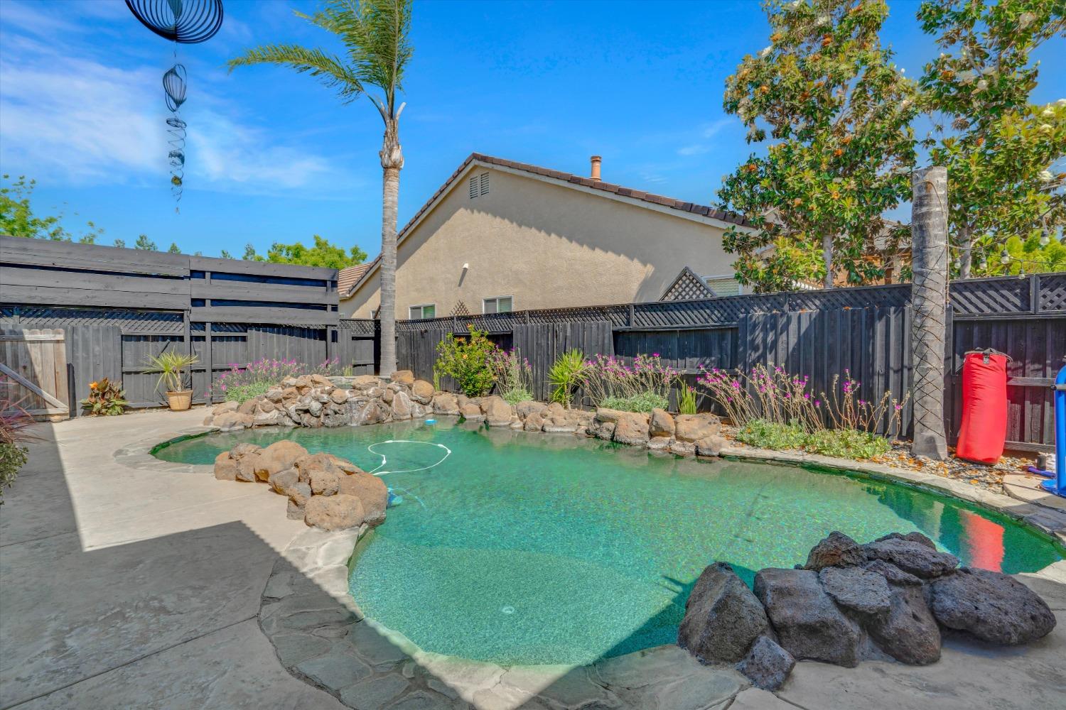 2313 Lovers Point Lane