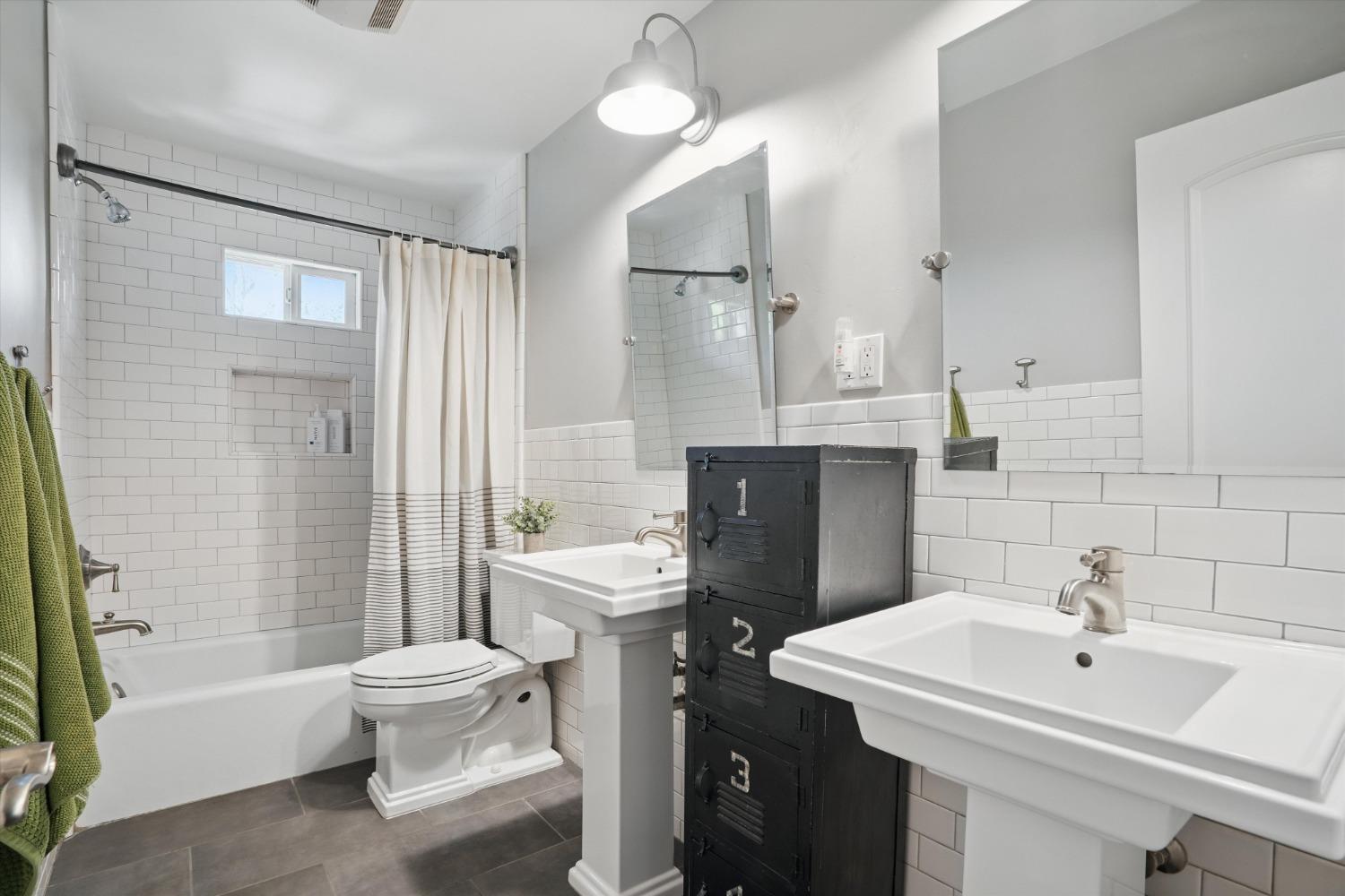 1621 Graywolf Circle