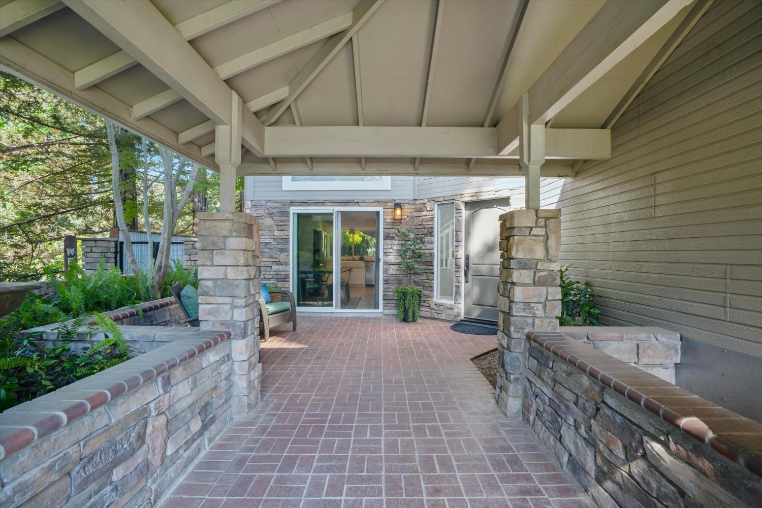 1621 Graywolf Circle