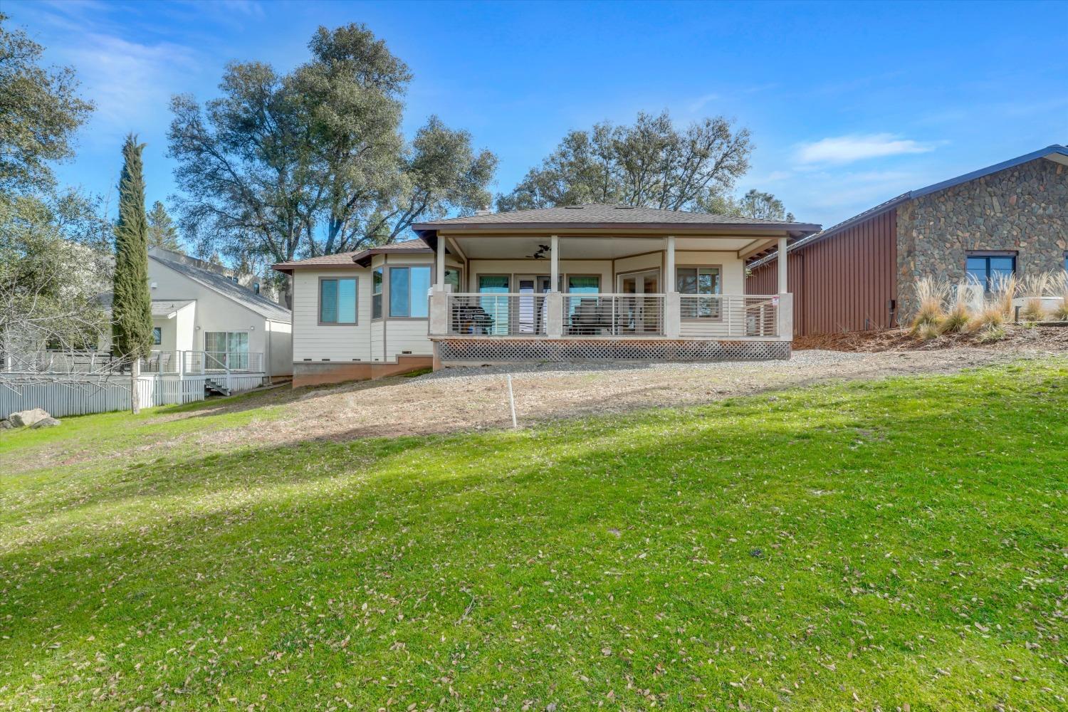 19294 Oak Grove Circle