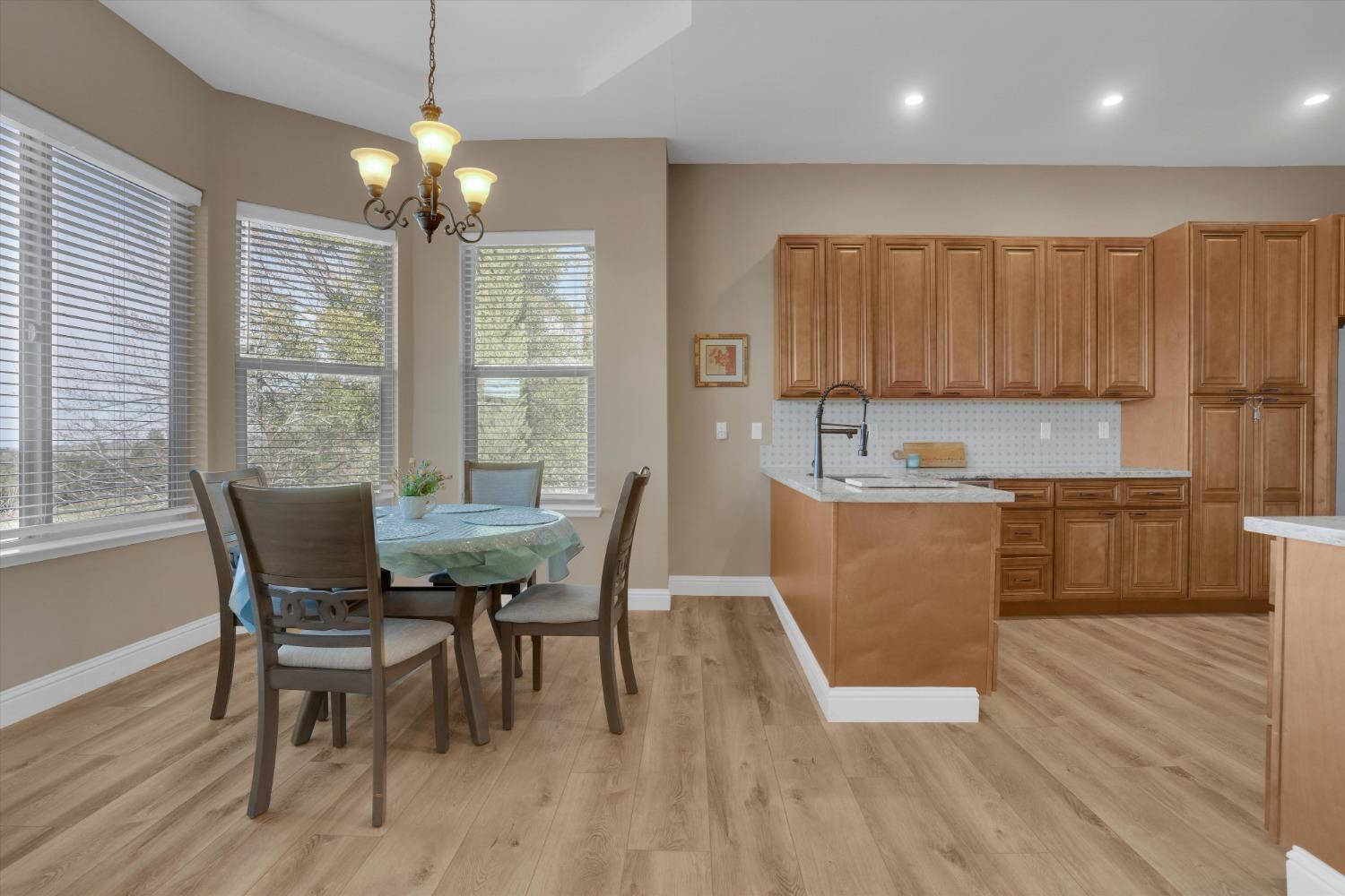 19294 Oak Grove Circle