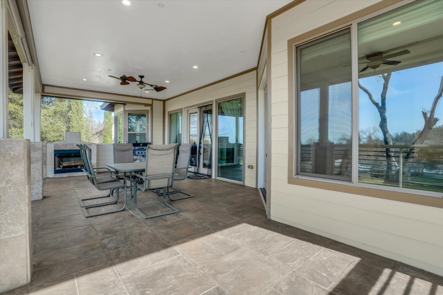 19294 Oak Grove Circle