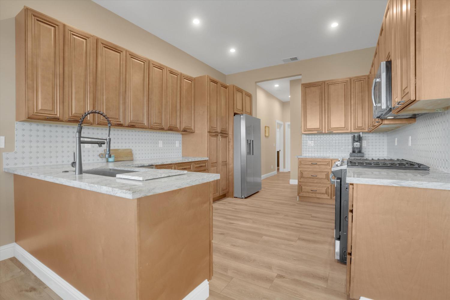 19294 Oak Grove Circle