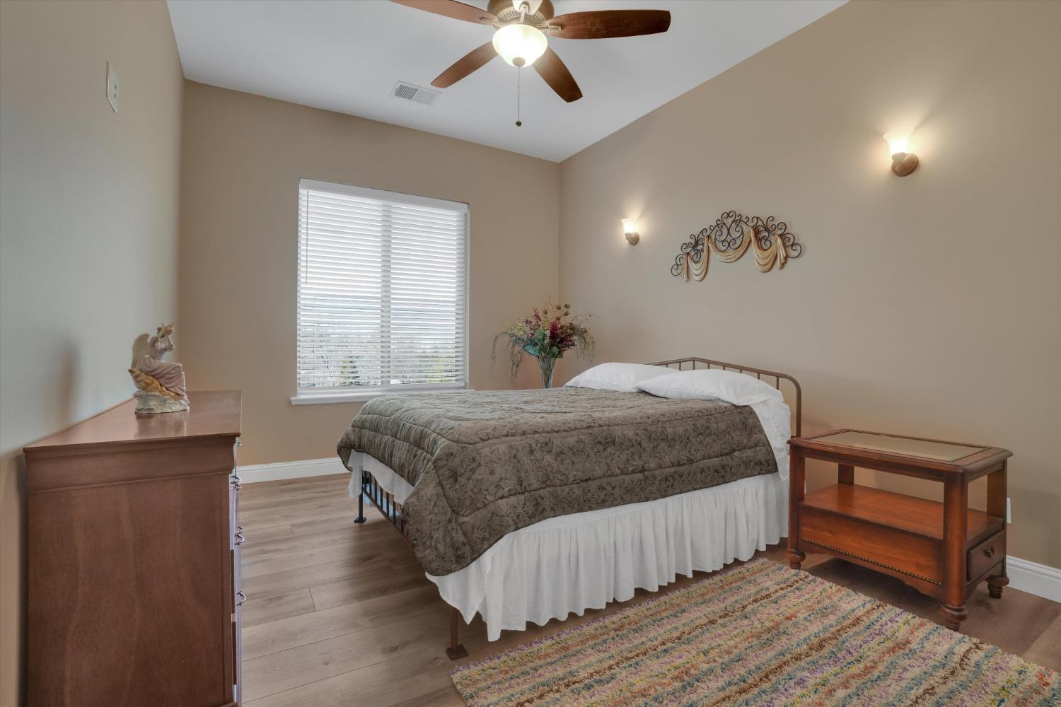 19294 Oak Grove Circle