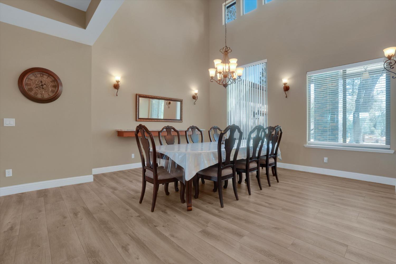 19294 Oak Grove Circle