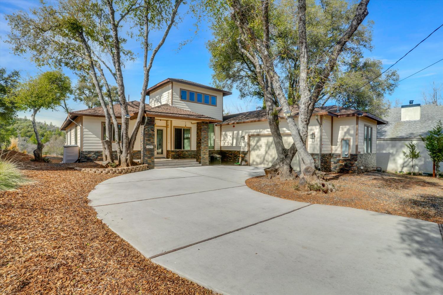 19294 Oak Grove Circle