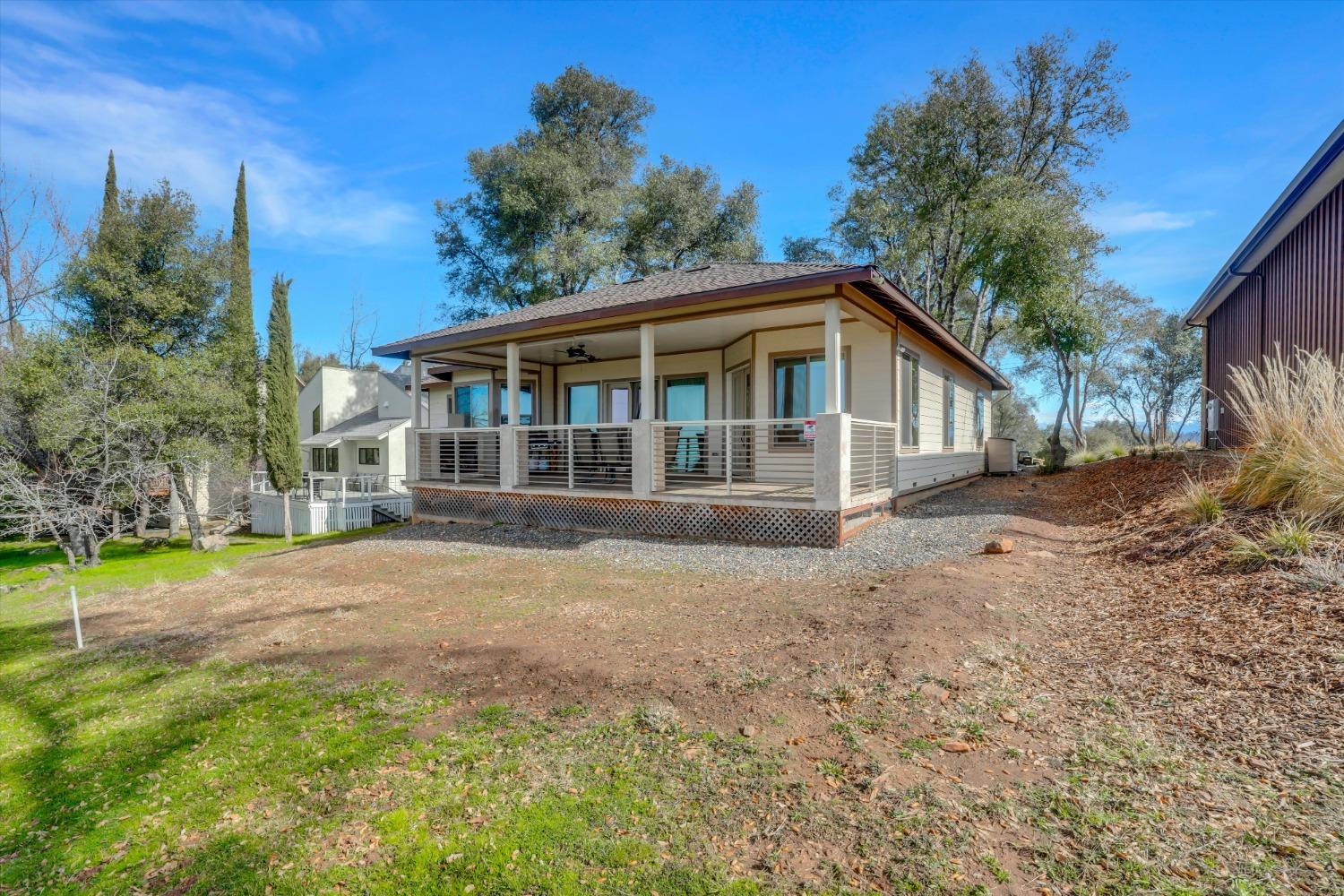 19294 Oak Grove Circle