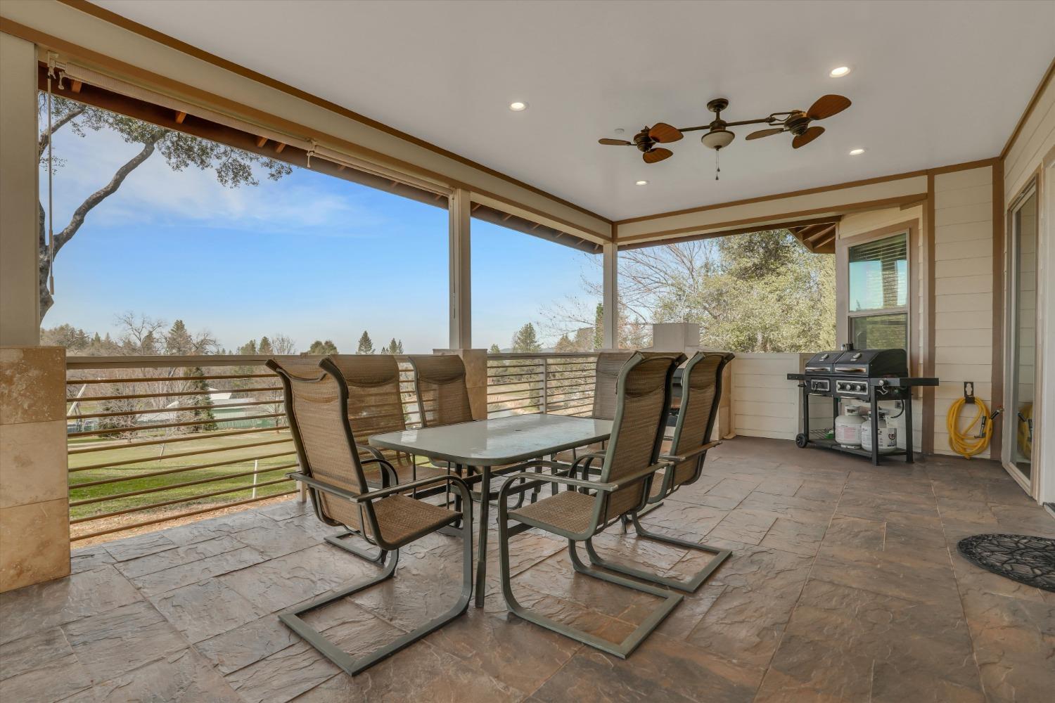 19294 Oak Grove Circle