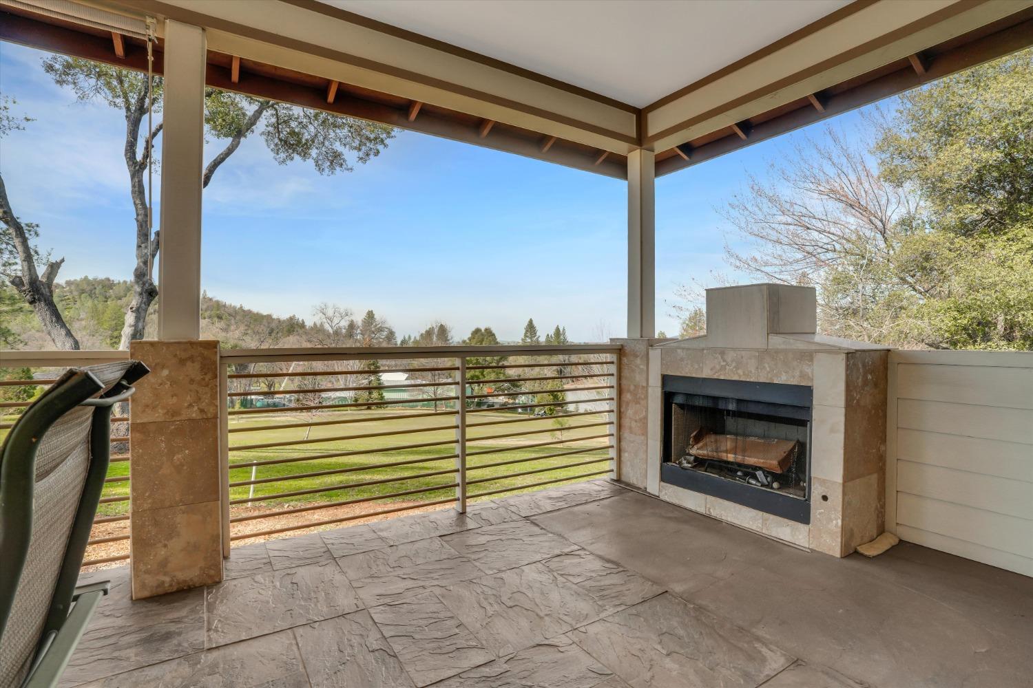 19294 Oak Grove Circle