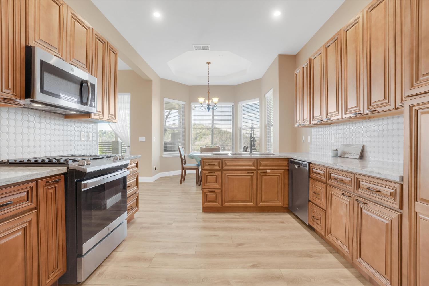 19294 Oak Grove Circle