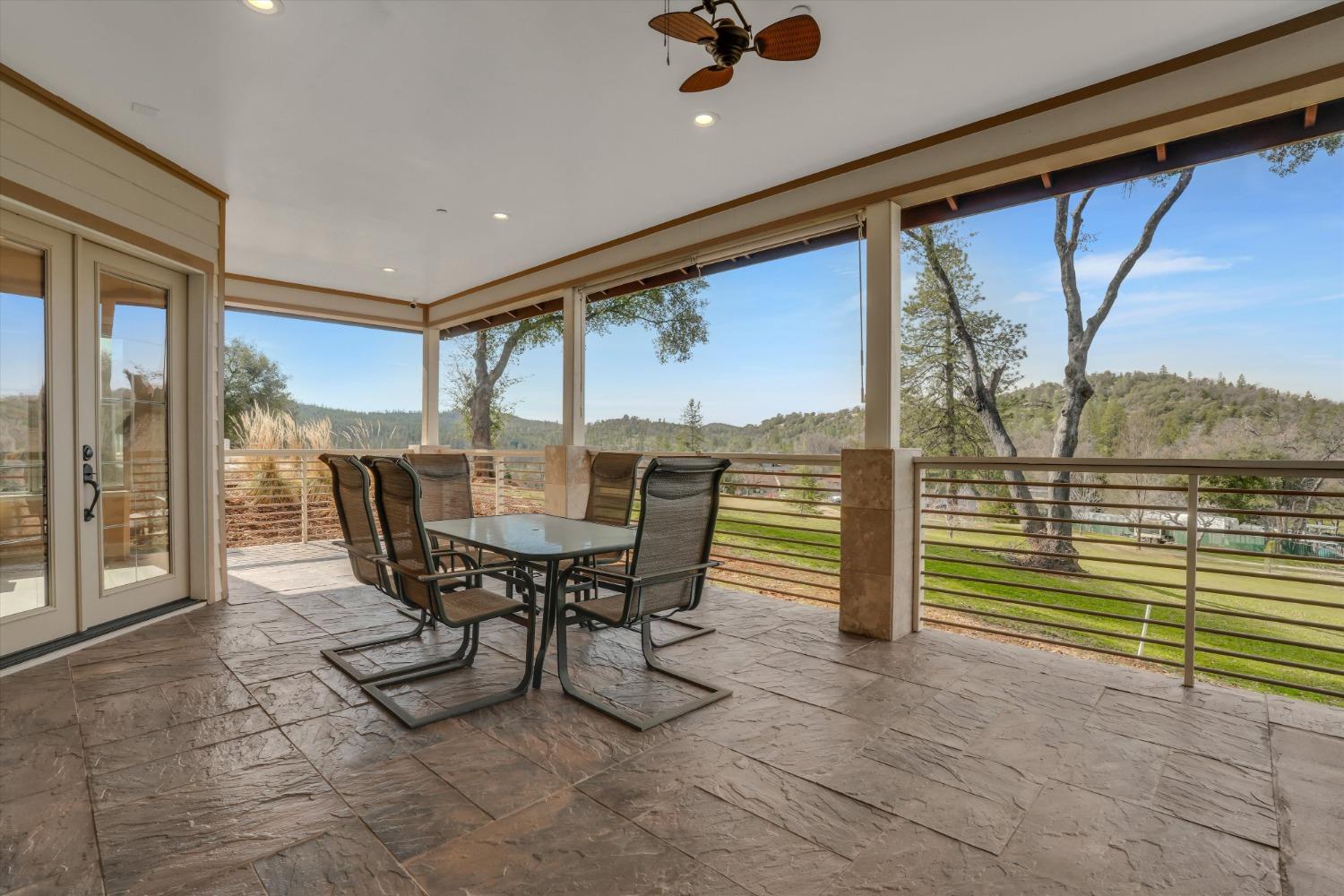 19294 Oak Grove Circle