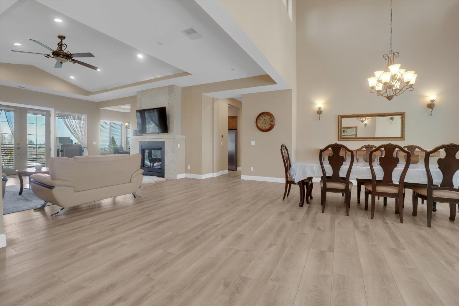 19294 Oak Grove Circle