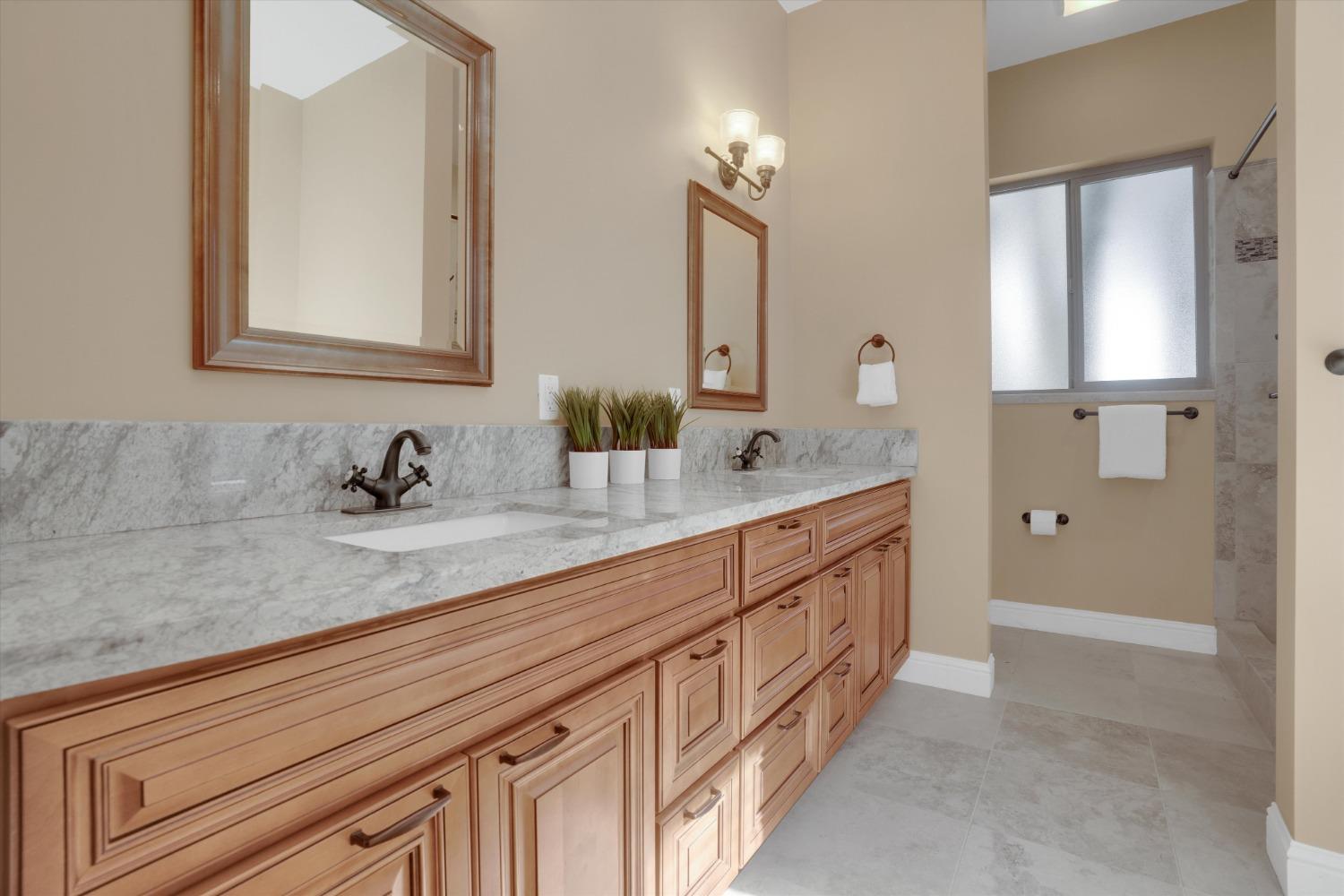 19294 Oak Grove Circle