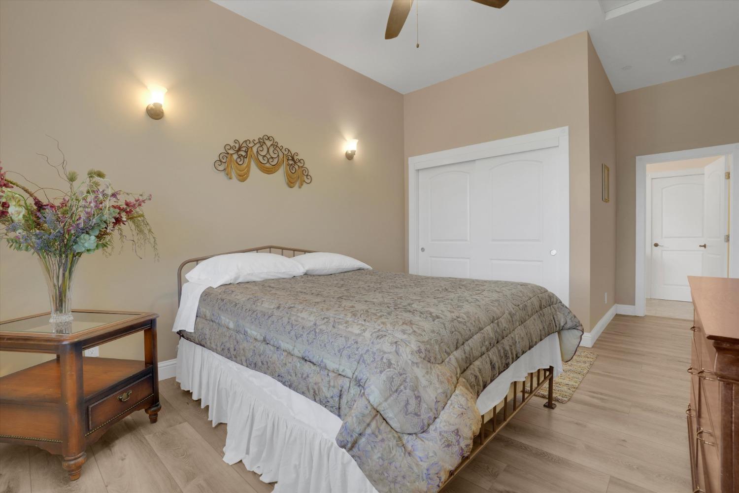 19294 Oak Grove Circle