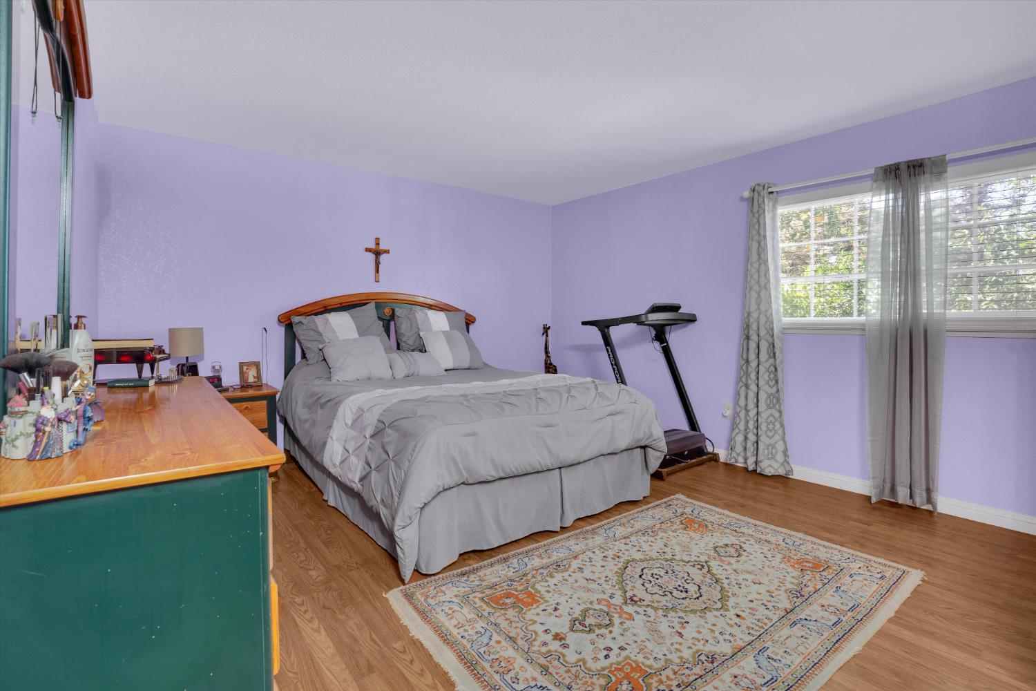 1125 W Tuolumne Road