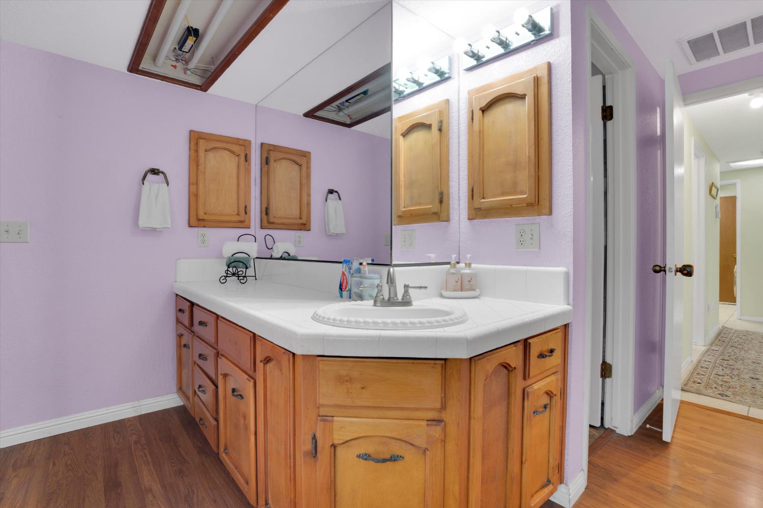 1125 W Tuolumne Road