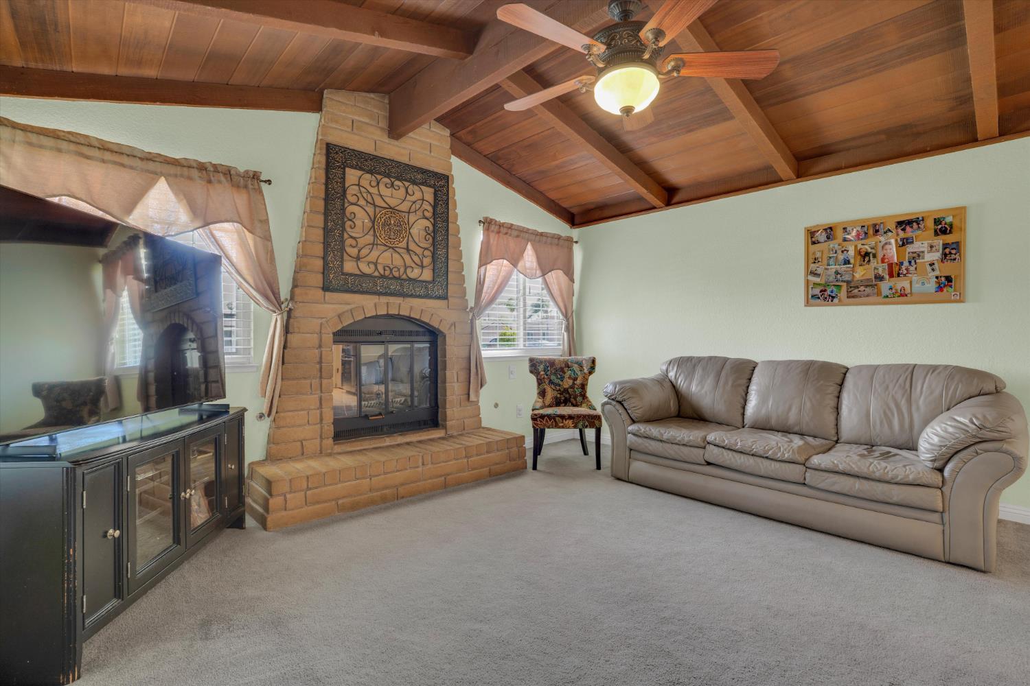 1125 W Tuolumne Road