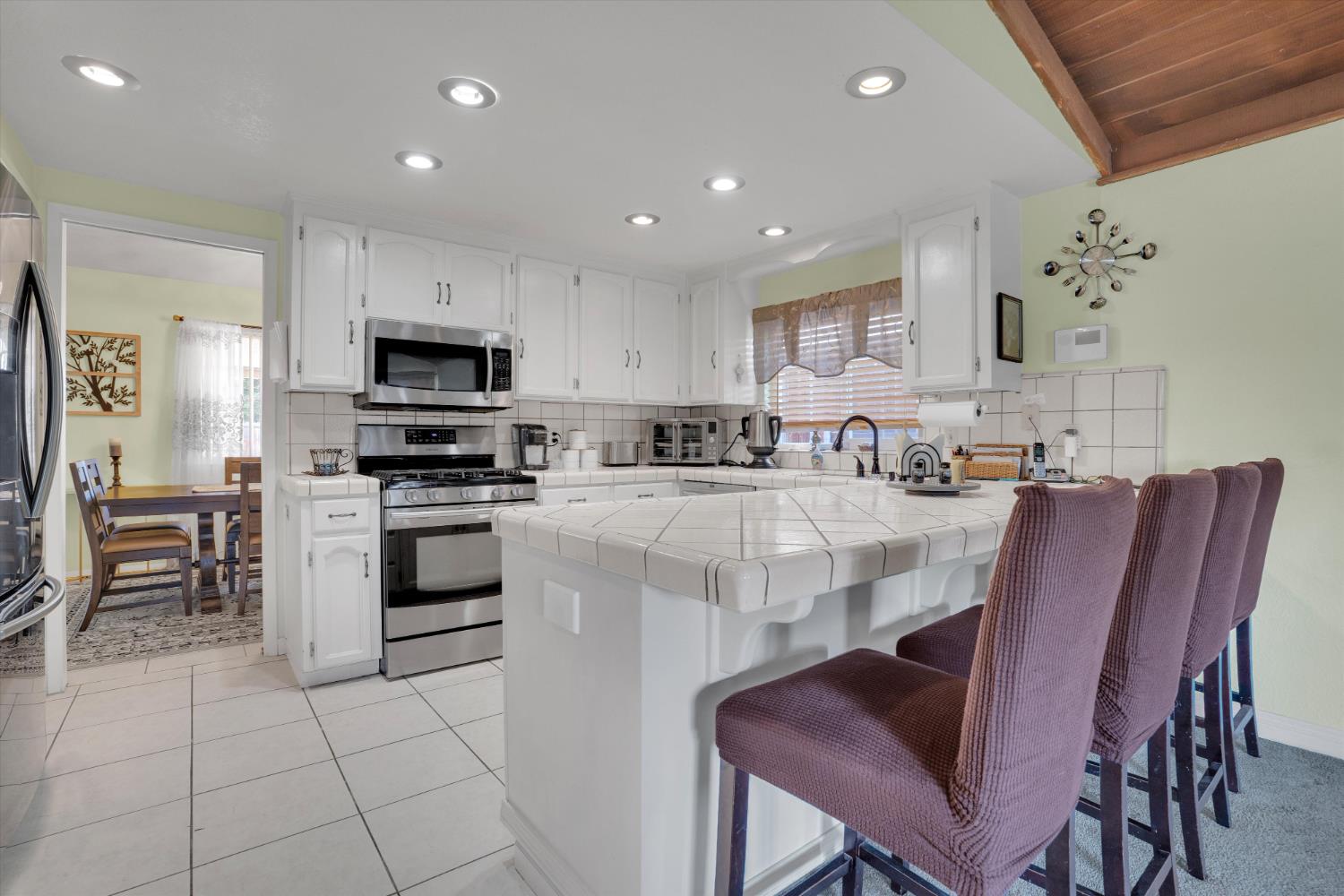 1125 W Tuolumne Road