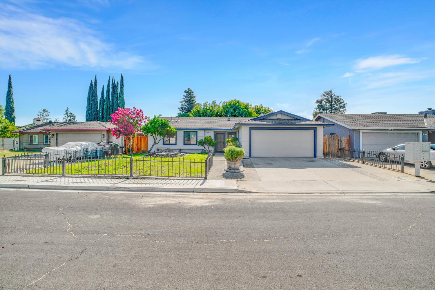 842 Lazarine Court