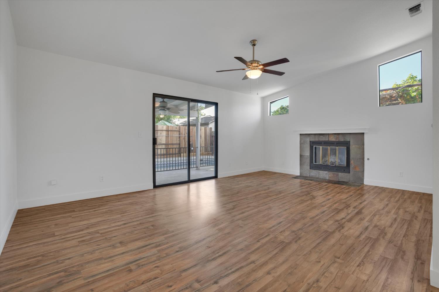 842 Lazarine Court