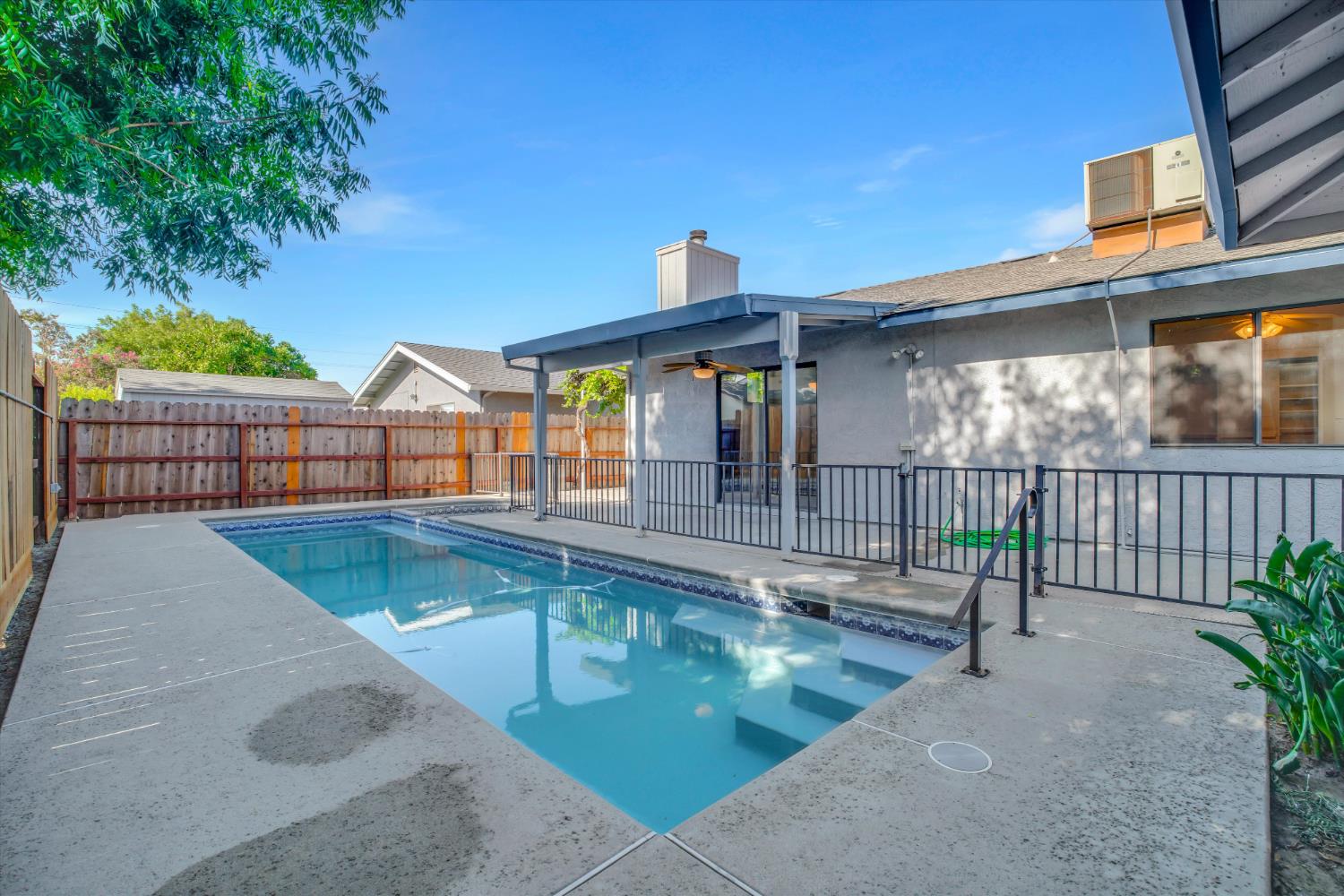 842 Lazarine Court