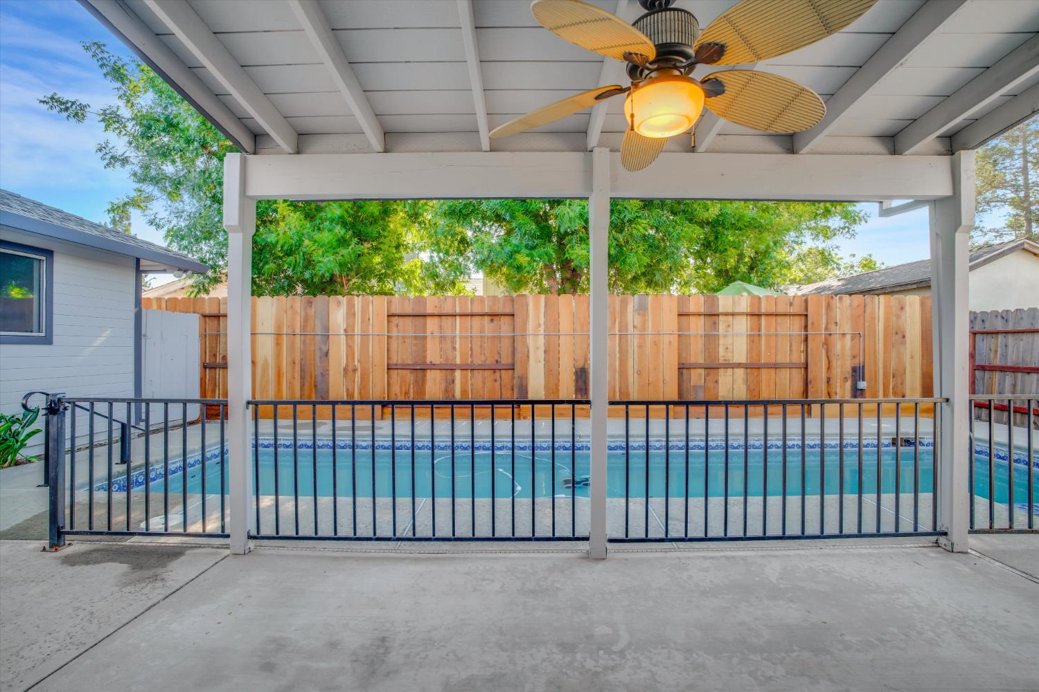 842 Lazarine Court