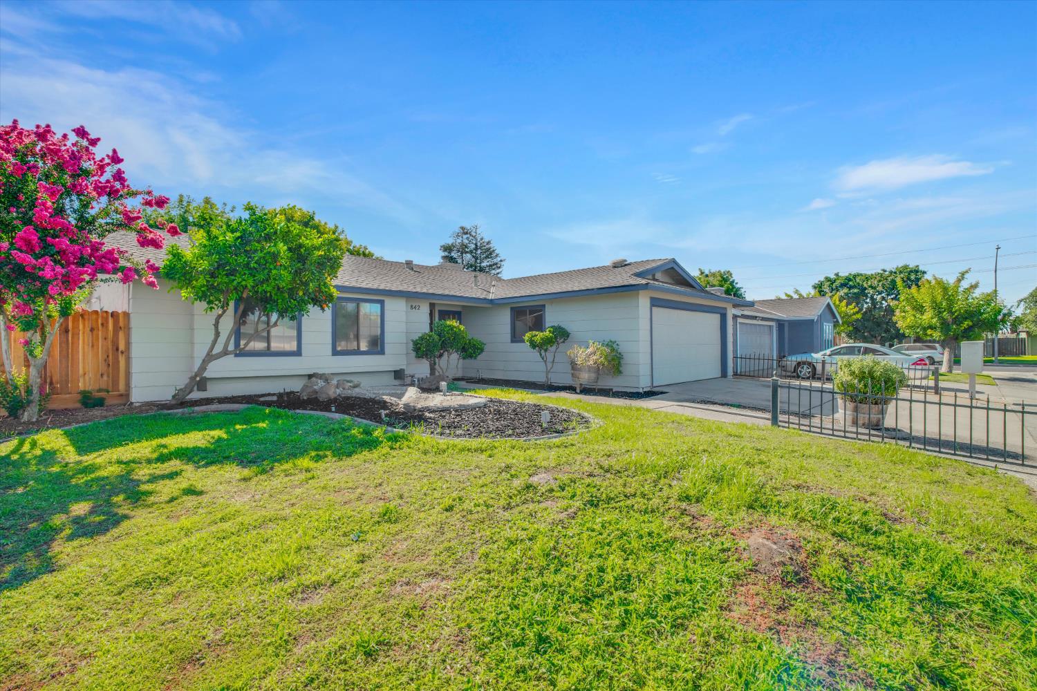 842 Lazarine Court