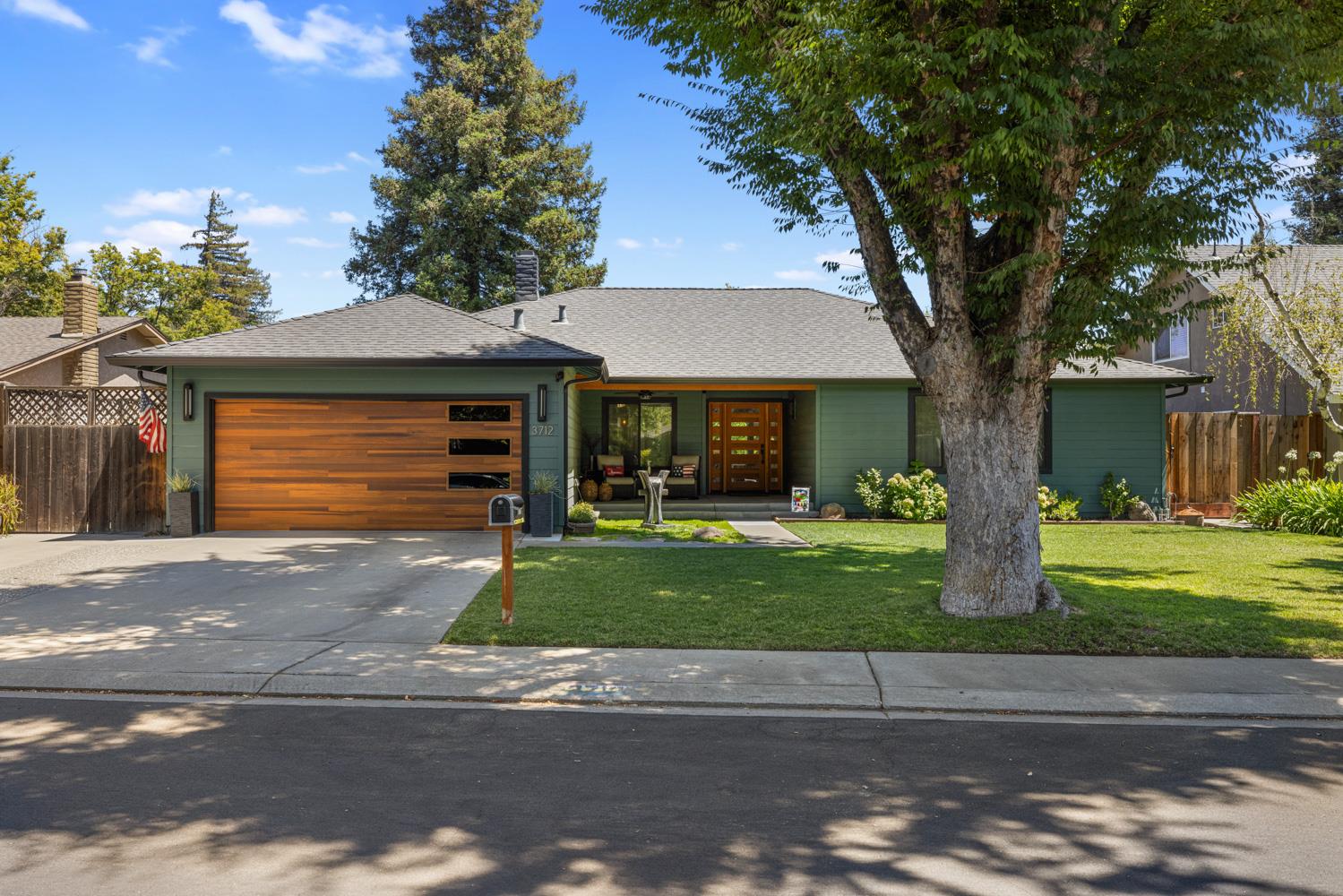 3712 Corte Madera Avenue
