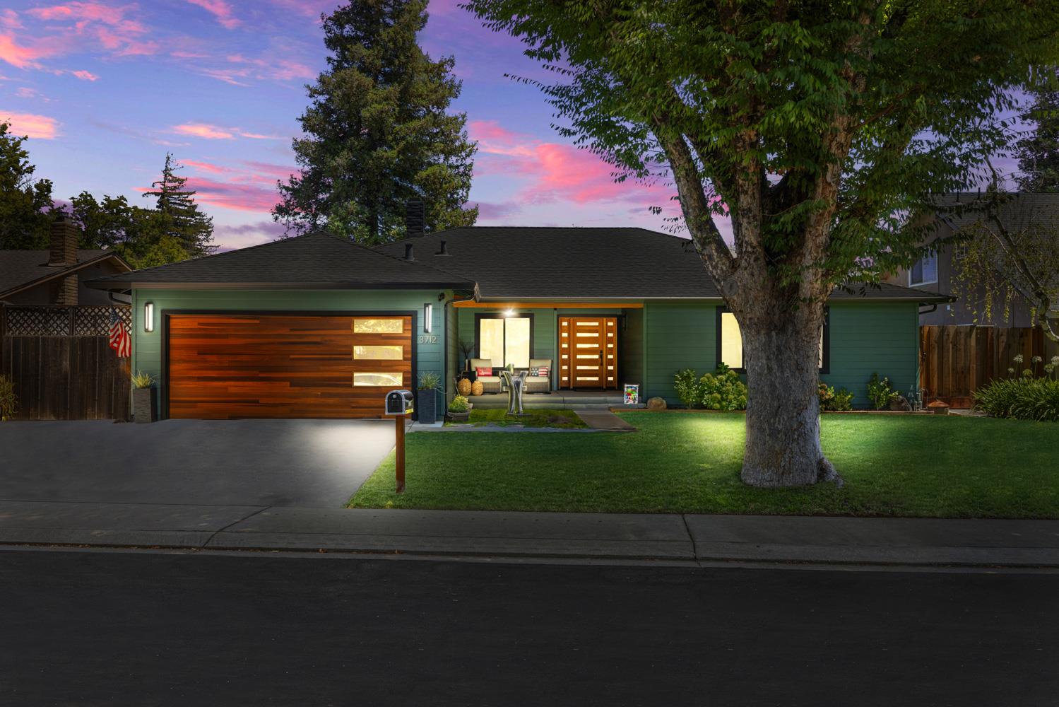 3712 Corte Madera Avenue